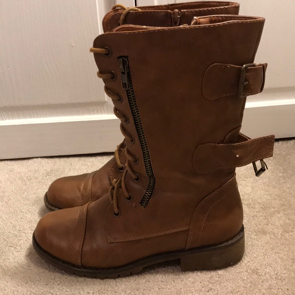 Boots - Picture 3 of 7